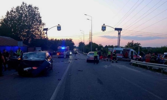 У Вінниці зіткнулись автомобілі Audi, BMW та Mercedes, одна людина загинула