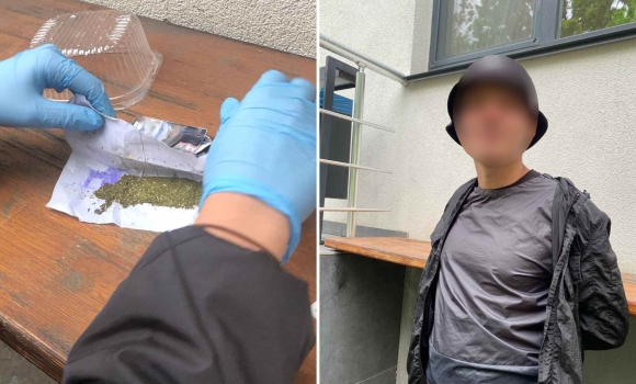У Вінниці зупинили неповнолітнього зі згортком канабісу