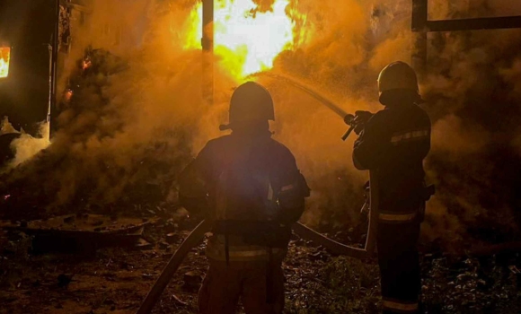 У Вінницькій області горіли будівлі, суха трава і вантажівка з вугіллям