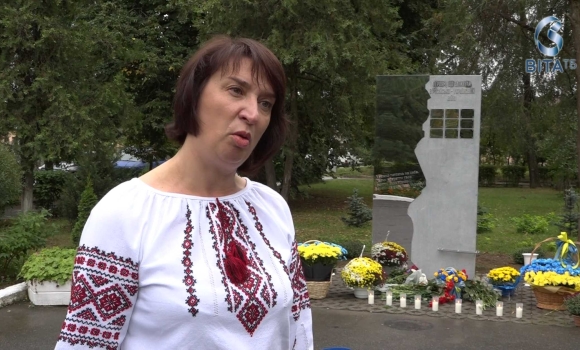 у Вінницькому ліцеї №11 відкрили стелу пам’яті героям-випускникам