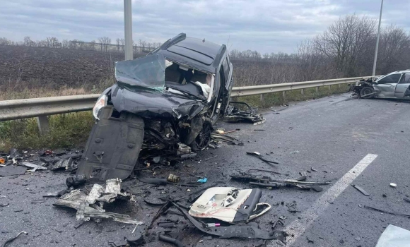 У Вінницькому районі сталась потрійна аварія, дві людини госпіталізовані У Вінницькому районі сталась потрійна аварія, дві людини госпіталізовані