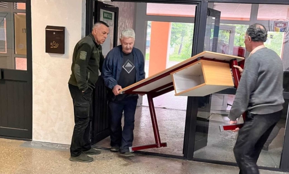 У Вінницьких навчальних закладах вже використовують меблі від німецьких благодійників