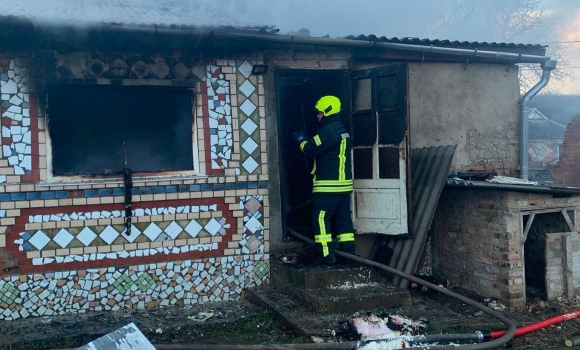 У Вороновиці через порушення правил безпеки загорівся приватний будинок