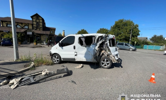 У Вороновиці сталася потрійна аварія - постраждав один із водіїв
