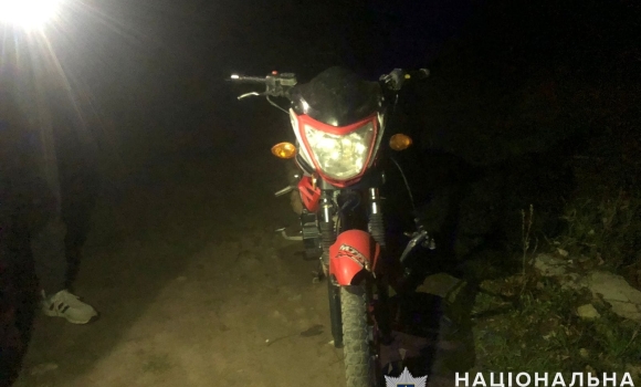 У Жмеринському районі молодий мотоцикліст збив на смерть 87-річну бабусю