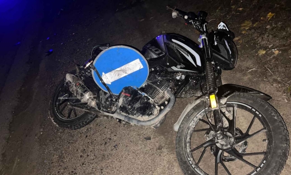 У Жмеринському районі 14-річний мотоцикліст зіткнувся з легковим авто У Жмеринському районі 14-річний мотоцикліст зіткнувся з легковим авто