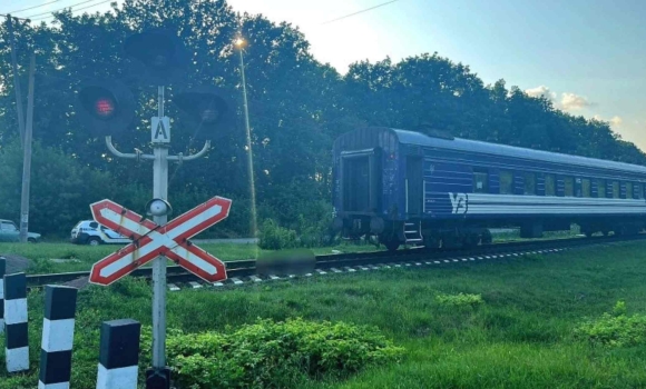 У Жмеринському районі пенсіонер потрапив під колеса тепловоза