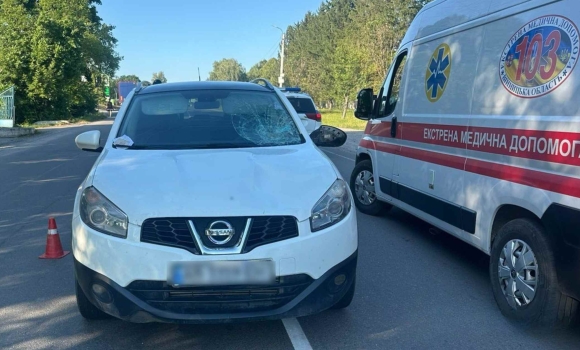 У Жмеринському районі під колесами авто загинула 75-річна велосипедистка