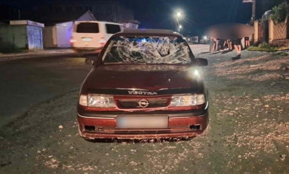 У Жмеринському районі пішохід потрапив під колеса авто й помер у лікарні