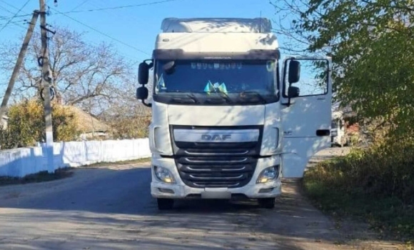 У Жмеринському районі водій вантажівки збив 9-річну дитину У Жмеринському районі водій вантажівки збив 9-річну дитину