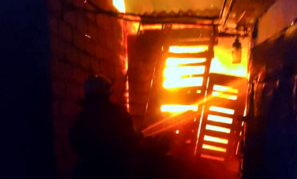 У Жмеринці горів автомобіль, а в Літині - житловий будинок