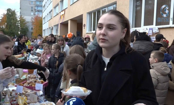 Учні Вінницького ліцею №34 провели благодійний ярмарок, щоб допомогти військовим