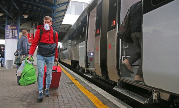 Укрзалізниця скасовує низку приміських поїздів по всій країні