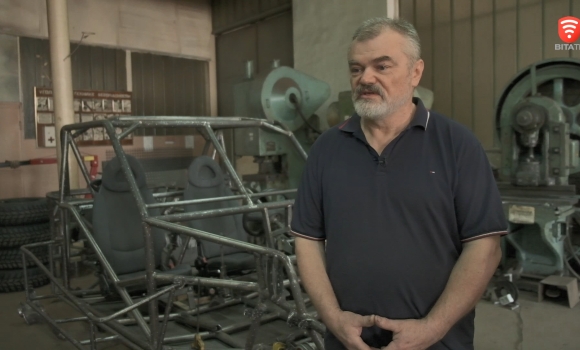 Унікальні авто для ЗСУ виготовляють у Вінниці