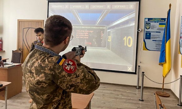 В ліцеї на Калинівщині встановили інтерактивний лазерний тирВ ліцеї на Калинівщині встановили інтерактивний лазерний тир