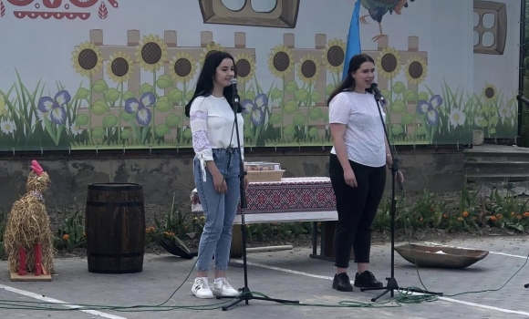 В Луці-Мелешківській під час концерту збирали гроші для ЗСУ