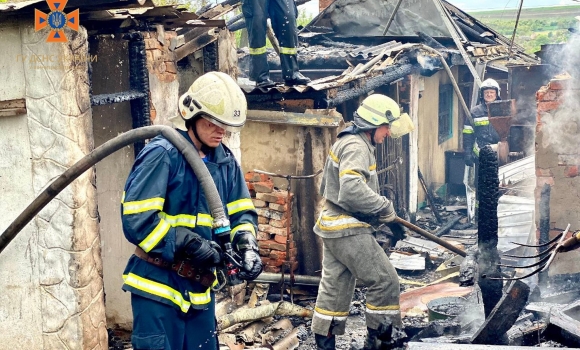 В Ольгополі згорів житловий будинок, кухня, гараж та піднавіс із дровами