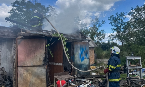 В Ольгопільській громаді у гаражі приватного домоволодіння згорів автомобіль