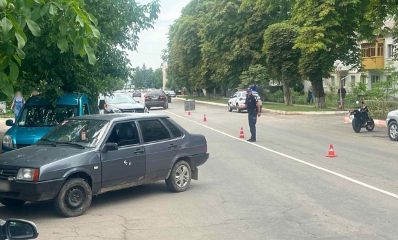 В Шаргороді сталась аварія за участю авто ВАЗ та мотоцикла