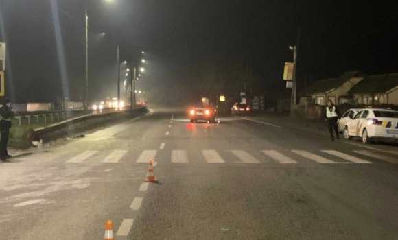 В Стрижавці автомобіль Volvo збив 53-річну жінку на пішохідному переході В Стрижавці автомобіль Volvo збив 53-річну жінку на пішохідному переході