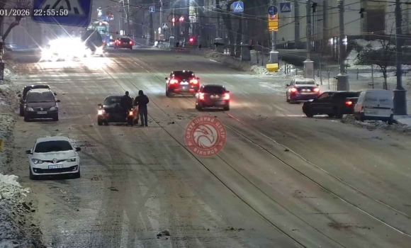 В центрі Вінниці зіткнулись два легкових автомобілі