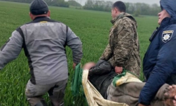 В Тульчинському районі неповнолітній хлопець заблукав у полі, повертаюсь додому