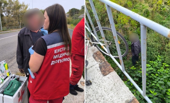 Поліцейський офіцер Вапнярської громади допоміг пенсіонеру, який упав з мосту