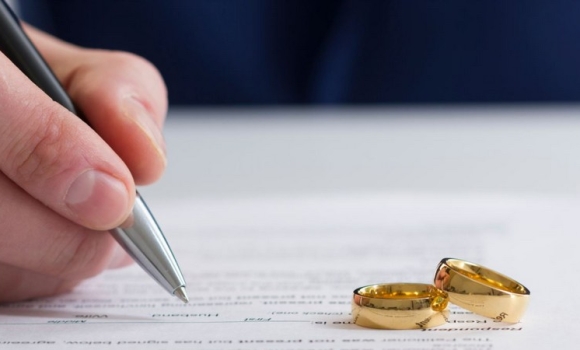 В Україні скасували плату за реєстрацію шлюбу, народження та смерті