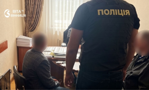 Вапняк на дорогу до орендованих полів на Вінниччині викрили розробку незаконного кар'єру Вапняк на дорогу до орендованих полів на Вінниччині викрили розробку незаконного кар'єру