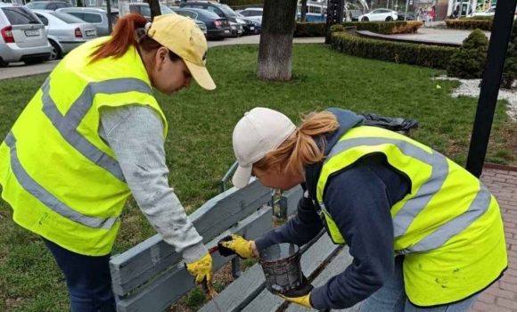 Весняне оновлення Вінниці понад 300 нових дерев та свіжа фарба на об'єктах благоустрою