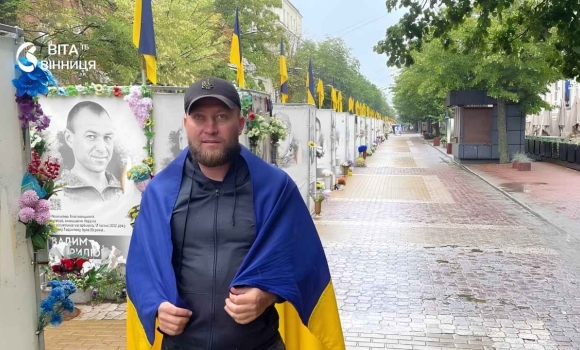 Ветеран Петро Дудник пройшов на протезі понад 100 км від Вінниці до Хмельницького