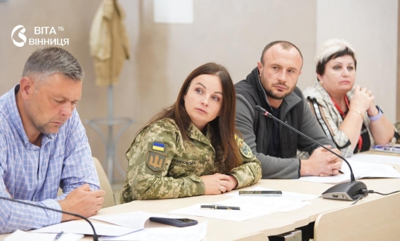 Від «живого коридору» до передачі прапора родині у Вінниці затвердять єдиний порядок прощання з Героями