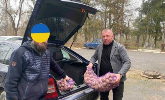 Відвезли гостинці пораненим захисникам, які проходять реабілітацію у Вінниці