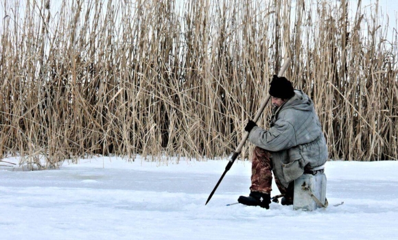Вінничан попереджають про небезпеку зимової риболовлі