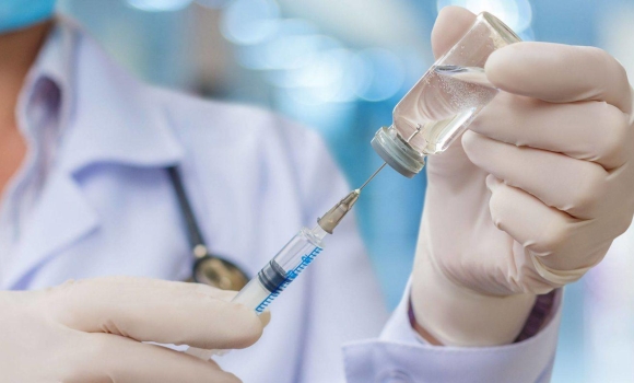 Вінничани певних категорій можуть отримати бустерну дозу вакцини від ковіду