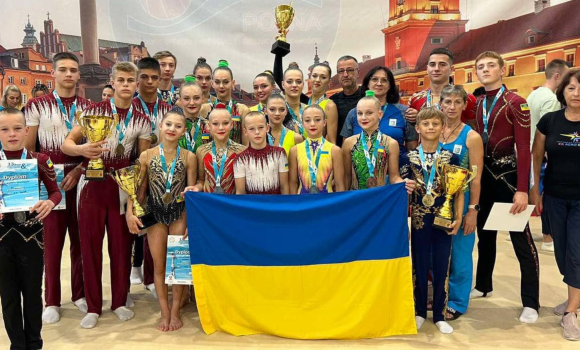 Вінничани відзначились на Міжнародному турнірі зі спортивної акробатики 