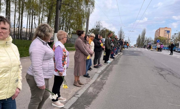 Вінничани зустріли живим коридором загиблого на фронті лідера “ультрас”