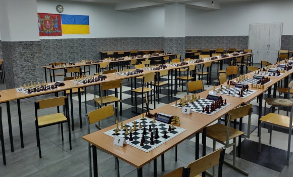 Вінницька школа оголошує набір на безкоштовне навчання з шахів та шашок