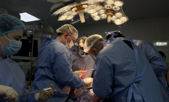 Вінницькі лікарі провели успішну трансплантацію нирки