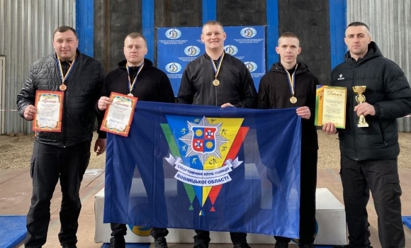 Вінницькі поліцейські взяли участь у змаганнях з гирьового спорту