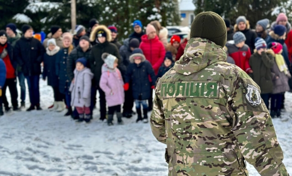 Вінницькі поліцейські завітали до дітей спеціальної школи