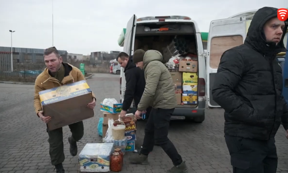 Вінницькі волонтери доставили гумвантаж для мешканців і захисників Бахмута