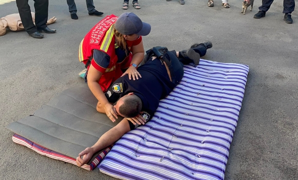 Вінницьких поліцейських охорони навчали надавати першу медичну допомогу