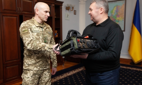 Вінницьким прикордонникам передали блок зарядки «Bandera Power»