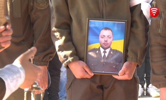 Вінниця попрощалась із героєм Богданом Вавіловим, який загинув захищаючи країну