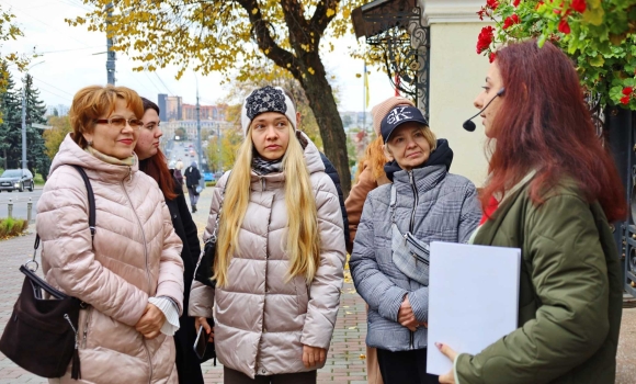 Вінничан та гостей міста запрошують на пішохідну екскурсію від краєзнавчого музею Вінничан та гостей міста запрошують на пішохідну екскурсію від краєзнавчого музею