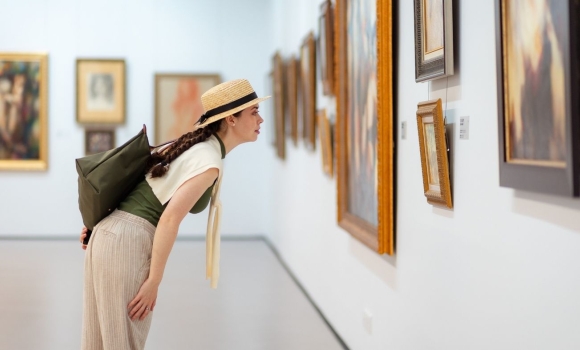 Вінничан запрошують на відкриття виставки художниці Наталі Соми «Мої білі звірі»