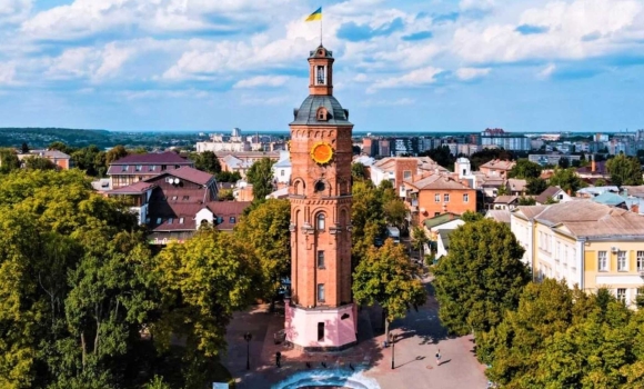 Вінничан запрошують на виставку унікальних історичних фотографій Вежі Артинова