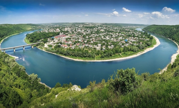 Вінничан запрошують в одноденний тур «Заліщики та Джуринський водоспад»