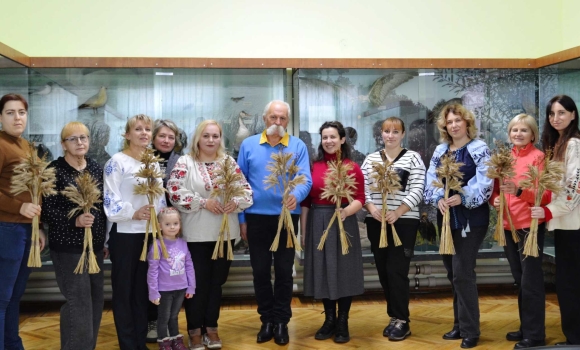 Вінничан запрошують відвідати майстер-клас із виготовлення дідуха Вінничан запрошують відвідати майстер-клас із виготовлення дідуха